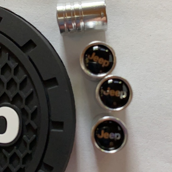🚘 JEEP cup coasters set of 2 / silver valve cap - Picture 2 of 5